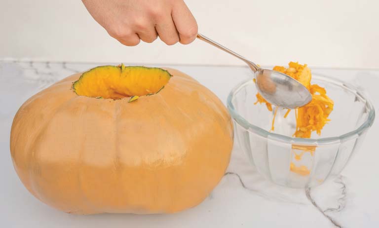 How to cut a pumpkin for Halloween